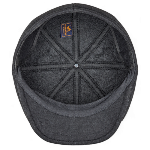 Eight-blade, black men's cap with a logo Eight-blade, black men's cap with a logo